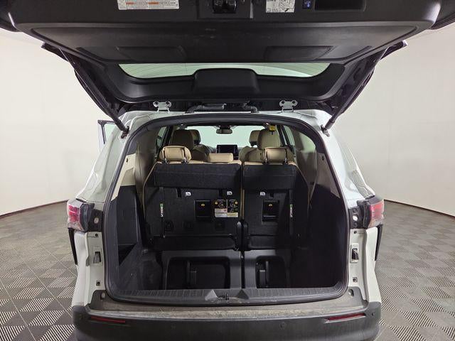 2023 Toyota Sienna XLE 7 Passenger