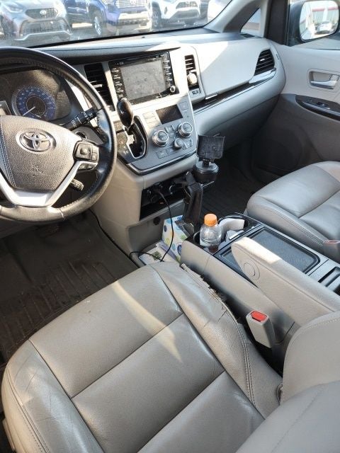 2019 Toyota Sienna XLE 8 Passenger