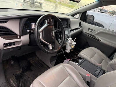 2017 Toyota Sienna XLE Premium 8 Passenger