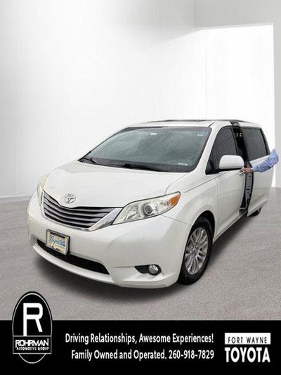 2017 Toyota Sienna XLE Premium 8 Passenger