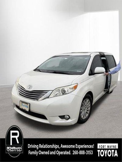 2017 Toyota Sienna XLE Premium 8 Passenger