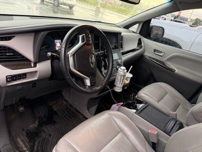 2017 Toyota Sienna XLE Premium 8 Passenger