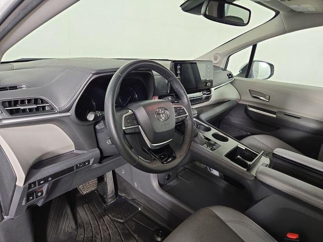 2023 Toyota Sienna Limited 7 Passenger