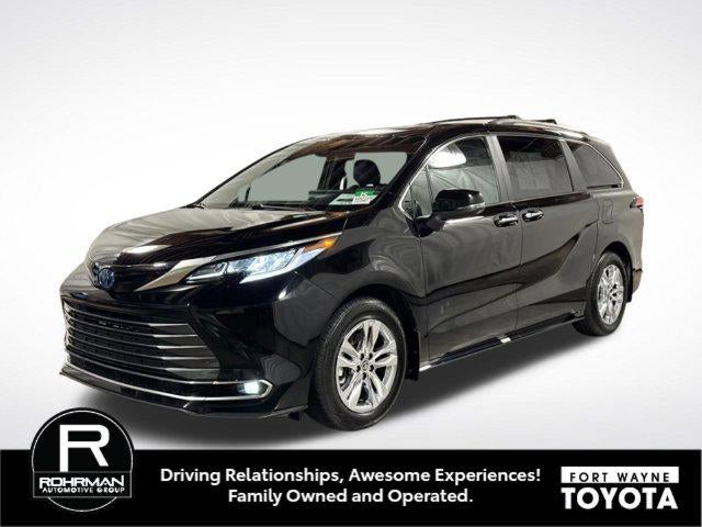 2025 Toyota Sienna Limited 7 Passenger