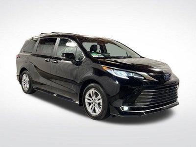 2025 Toyota Sienna Limited 7 Passenger