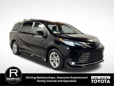 2025 Toyota Sienna Limited 7 Passenger