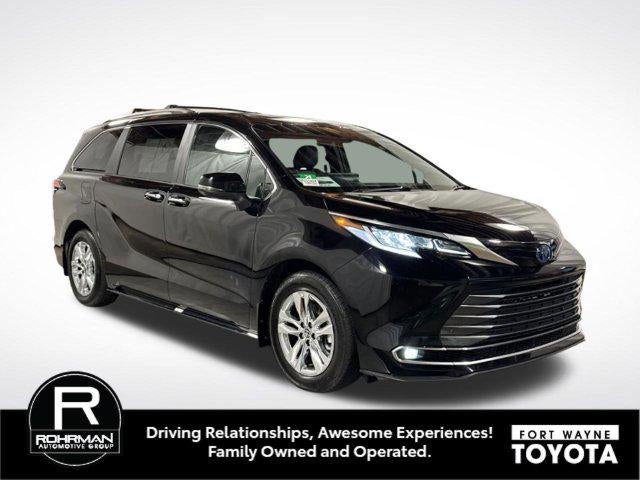 2025 Toyota Sienna Limited 7 Passenger