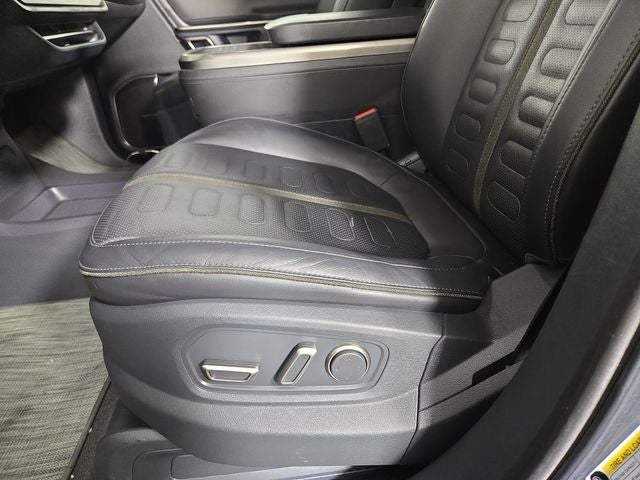 2023 Rivian R1S Adventure