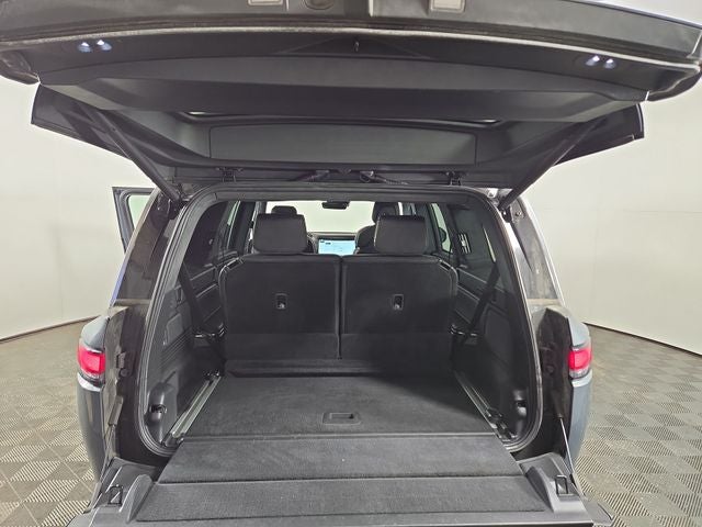 2023 Rivian R1S Adventure