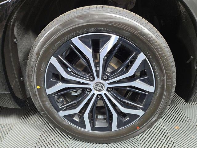 2025 Toyota Crown Signia XLE