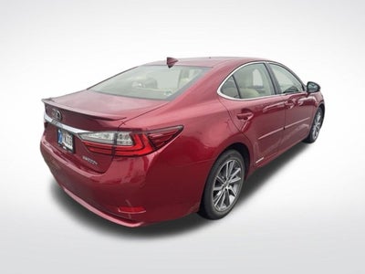 2016 Lexus ES 300h