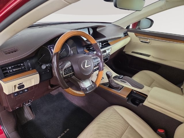 2016 Lexus ES 300h