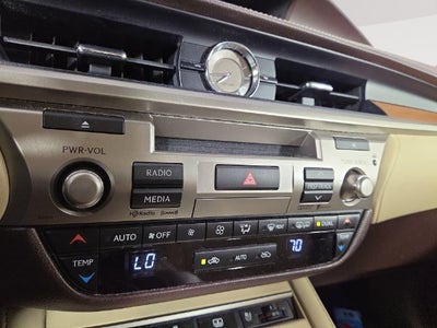 2016 Lexus ES 300h