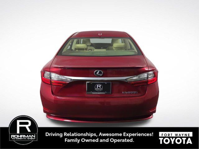 2016 Lexus ES 300h