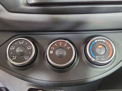 2015 Toyota Yaris SE