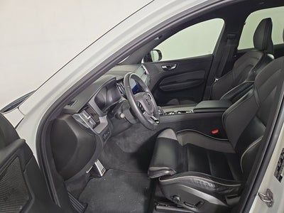 2022 Volvo XC60 Recharge Plug-In Hybrid T8 R-Design