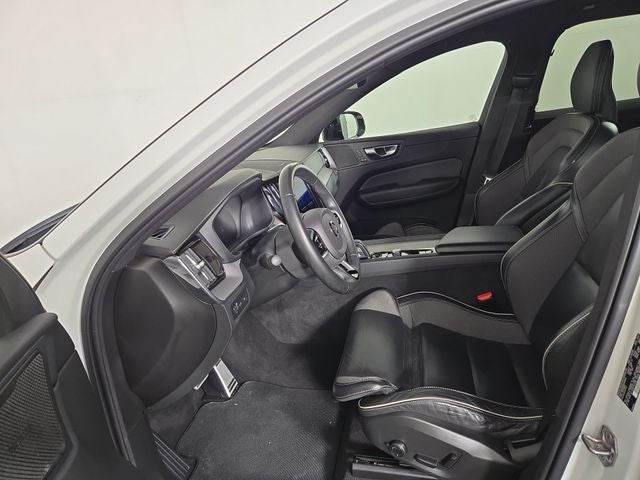 2022 Volvo XC60 Recharge Plug-In Hybrid T8 R-Design