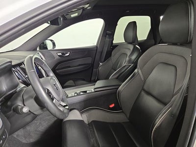 2022 Volvo XC60 Recharge Plug-In Hybrid T8 R-Design