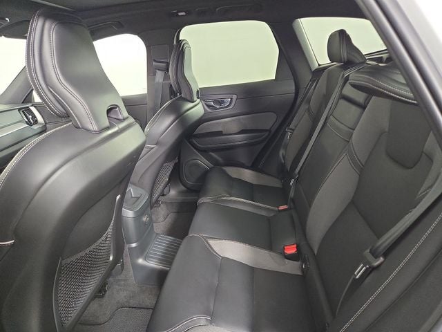 2022 Volvo XC60 Recharge Plug-In Hybrid T8 R-Design