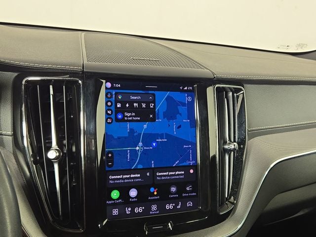 2022 Volvo XC60 Recharge Plug-In Hybrid T8 R-Design
