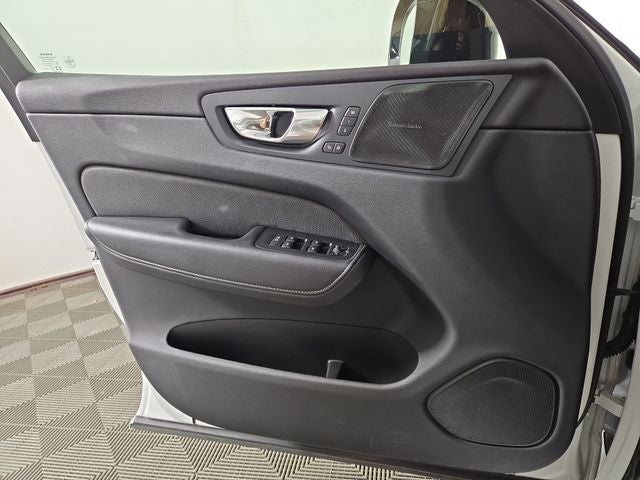 2022 Volvo XC60 Recharge Plug-In Hybrid T8 R-Design