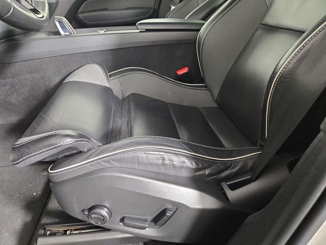 2022 Volvo XC60 Recharge Plug-In Hybrid T8 R-Design
