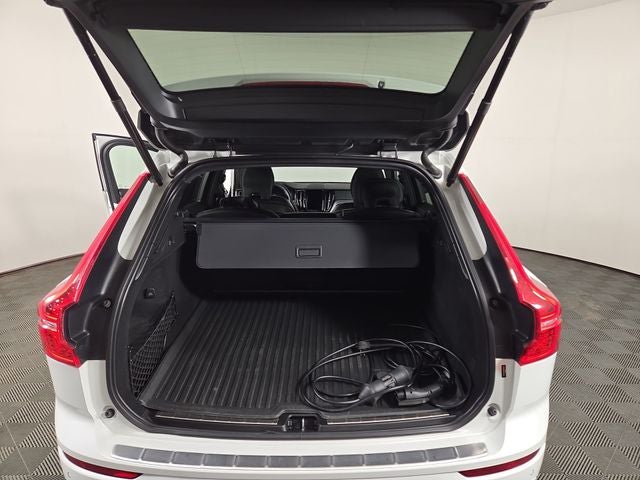 2022 Volvo XC60 Recharge Plug-In Hybrid T8 R-Design
