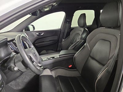 2022 Volvo XC60 Recharge Plug-In Hybrid T8 R-Design