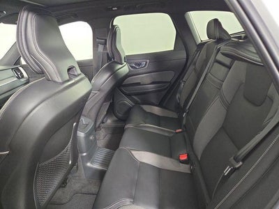 2022 Volvo XC60 Recharge Plug-In Hybrid T8 R-Design